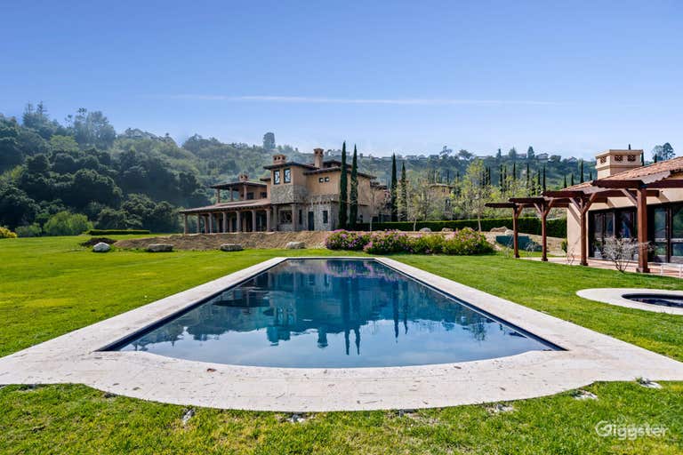   LUXURIOUS OASIS: BENEDICT CANYON'S CINEMATIC/POOL 