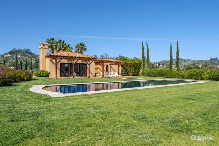   LUXURIOUS OASIS: BENEDICT CANYON'S CINEMATIC/POOL 