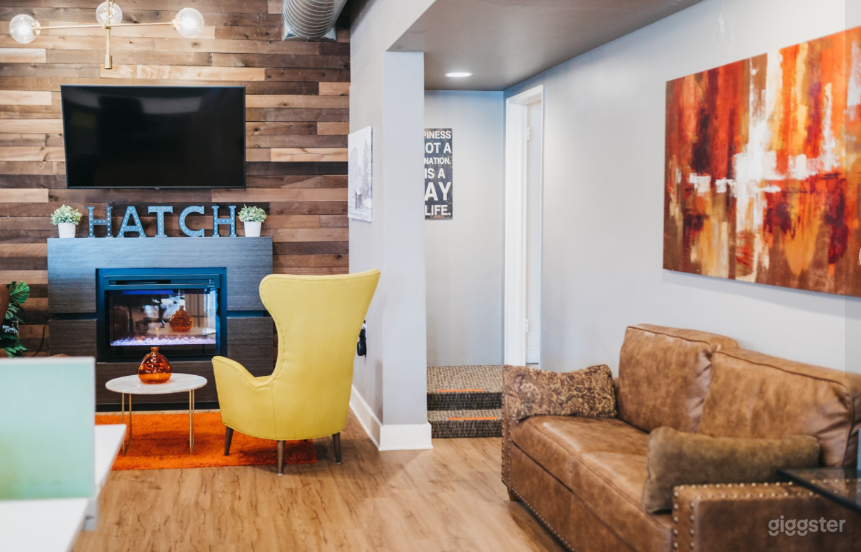 Comfortable and Engaging Workspace Photo 3