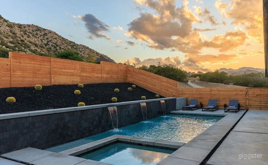 Skyline | Outdoor Pool Photo 2