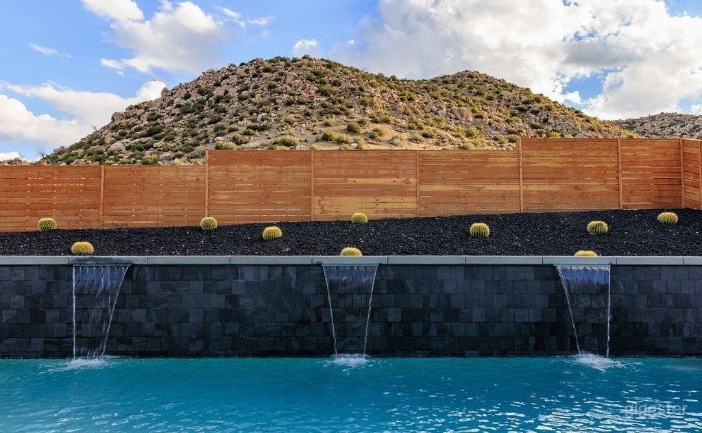 Skyline | Outdoor Pool Photo 3