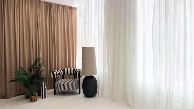  The Edit: Estudio Creativo con Luz Natural y Múltiples Escenarios 