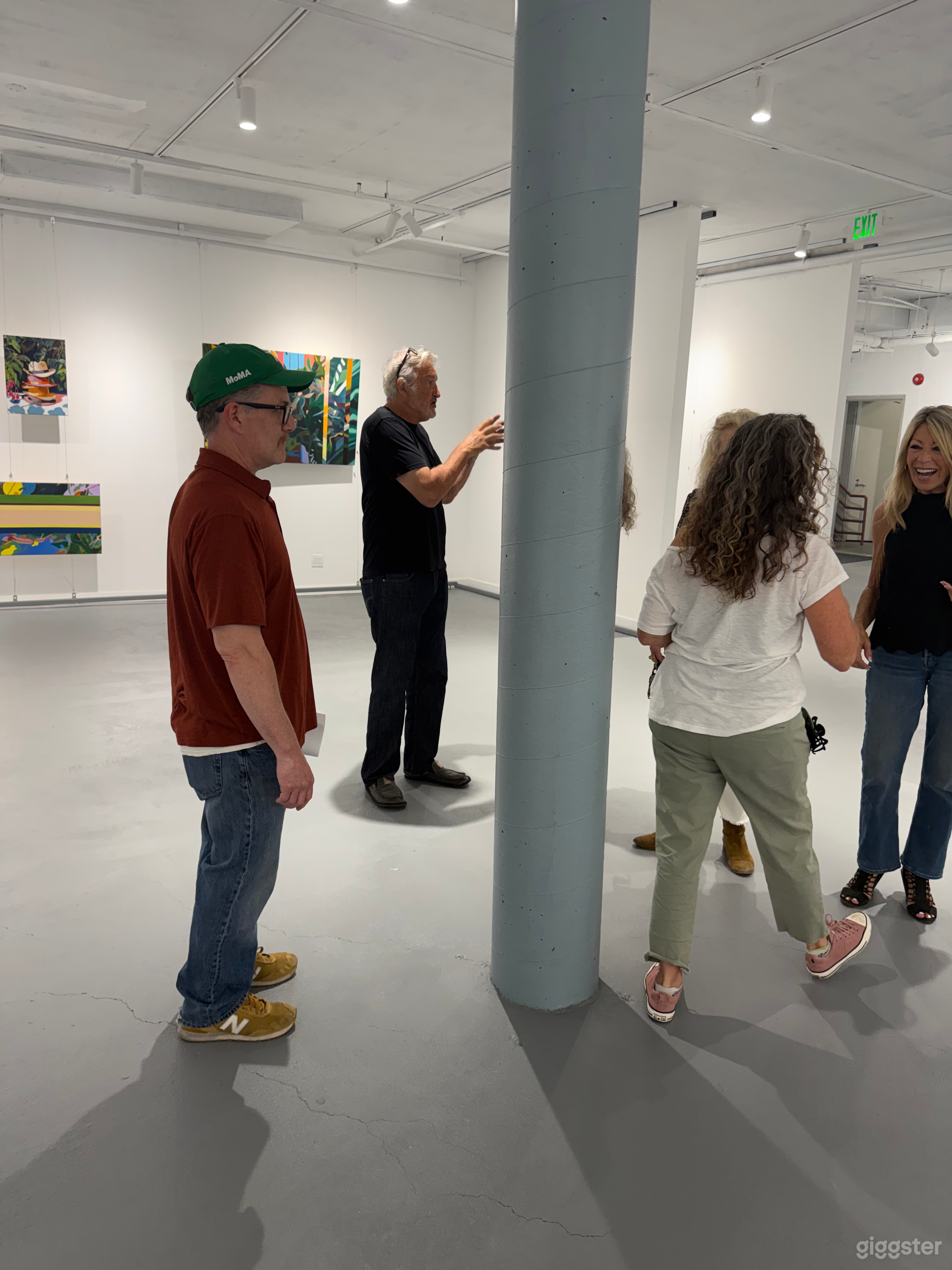 Pop-Up Gallery / Event Space - with Cable System Photo 3