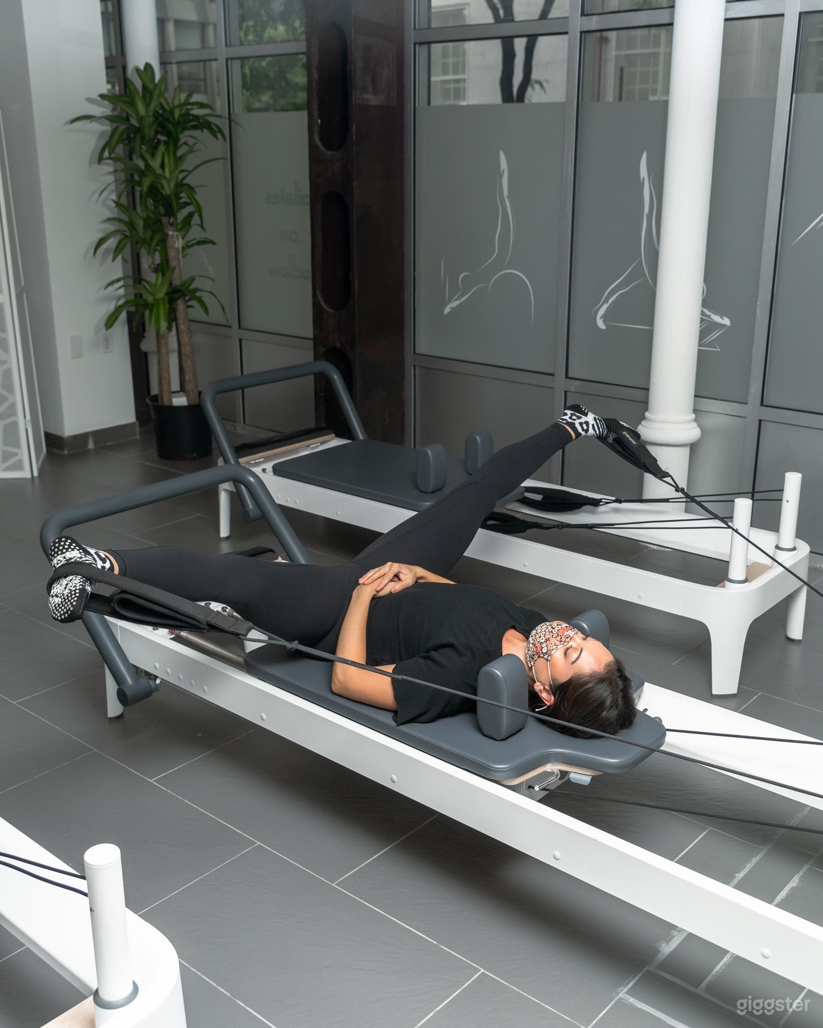 Trendy Pilates reformer studio Photo 4