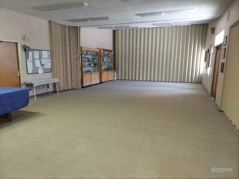  Burbank - MUST SEE VERSATILE BUILDING! 