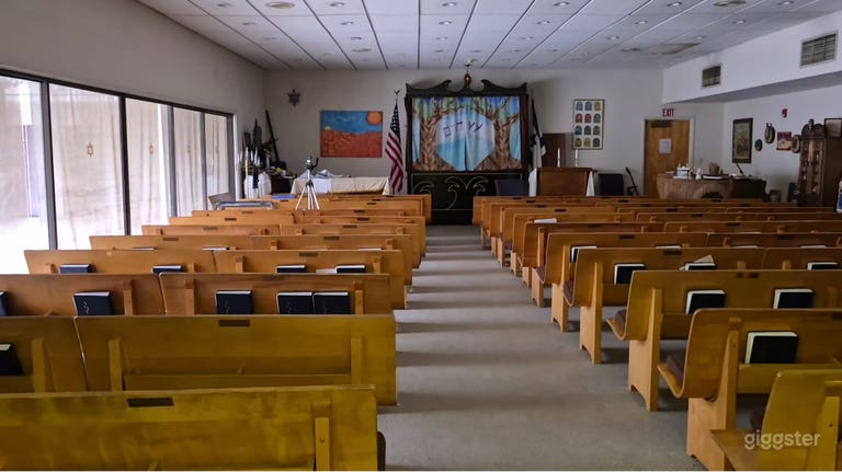  Burbank - MUST SEE VERSATILE BUILDING! 