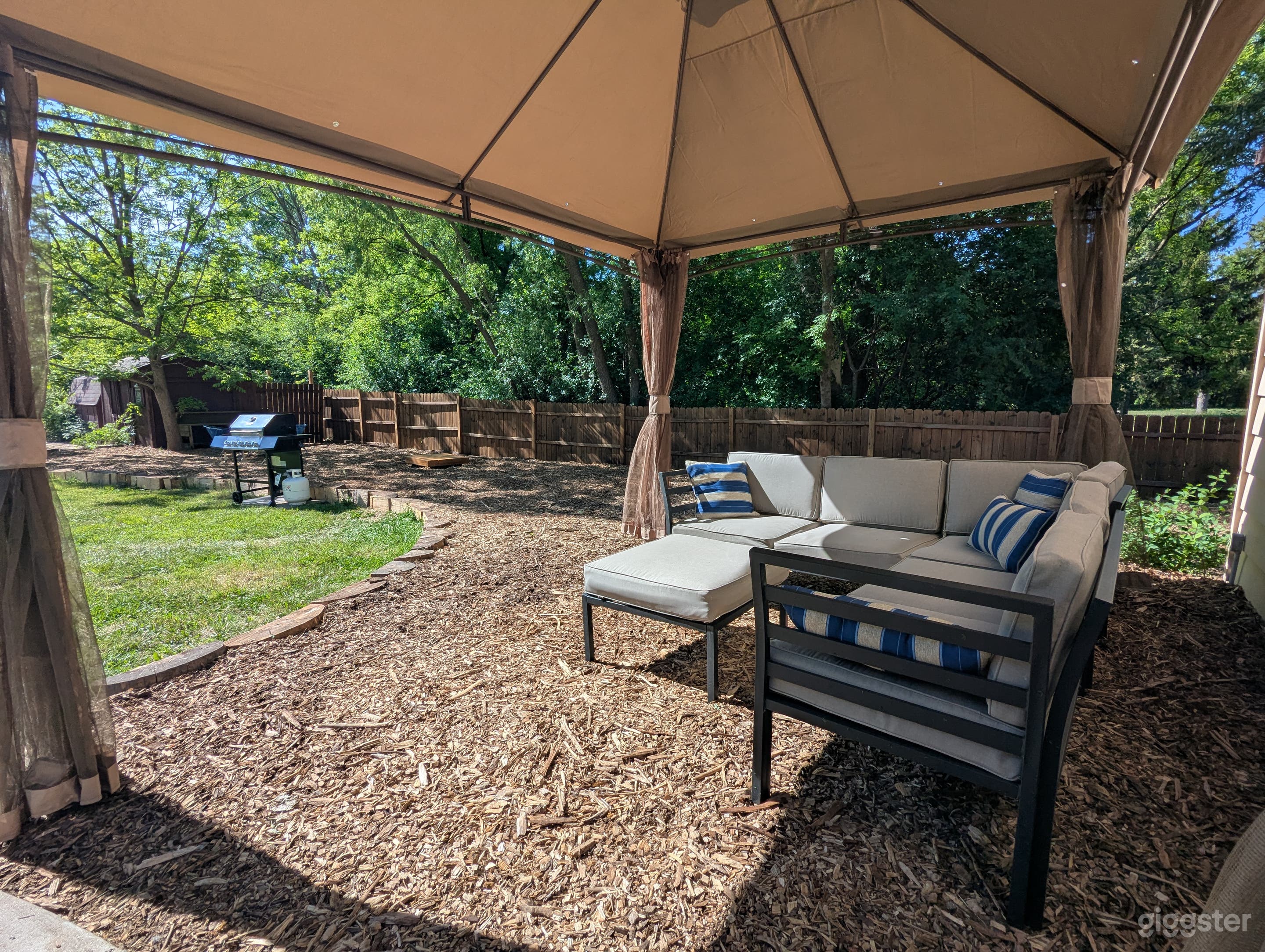 Fenced Garden Open-Concept Home | Film Photo Pet Milwaukee Photo 4