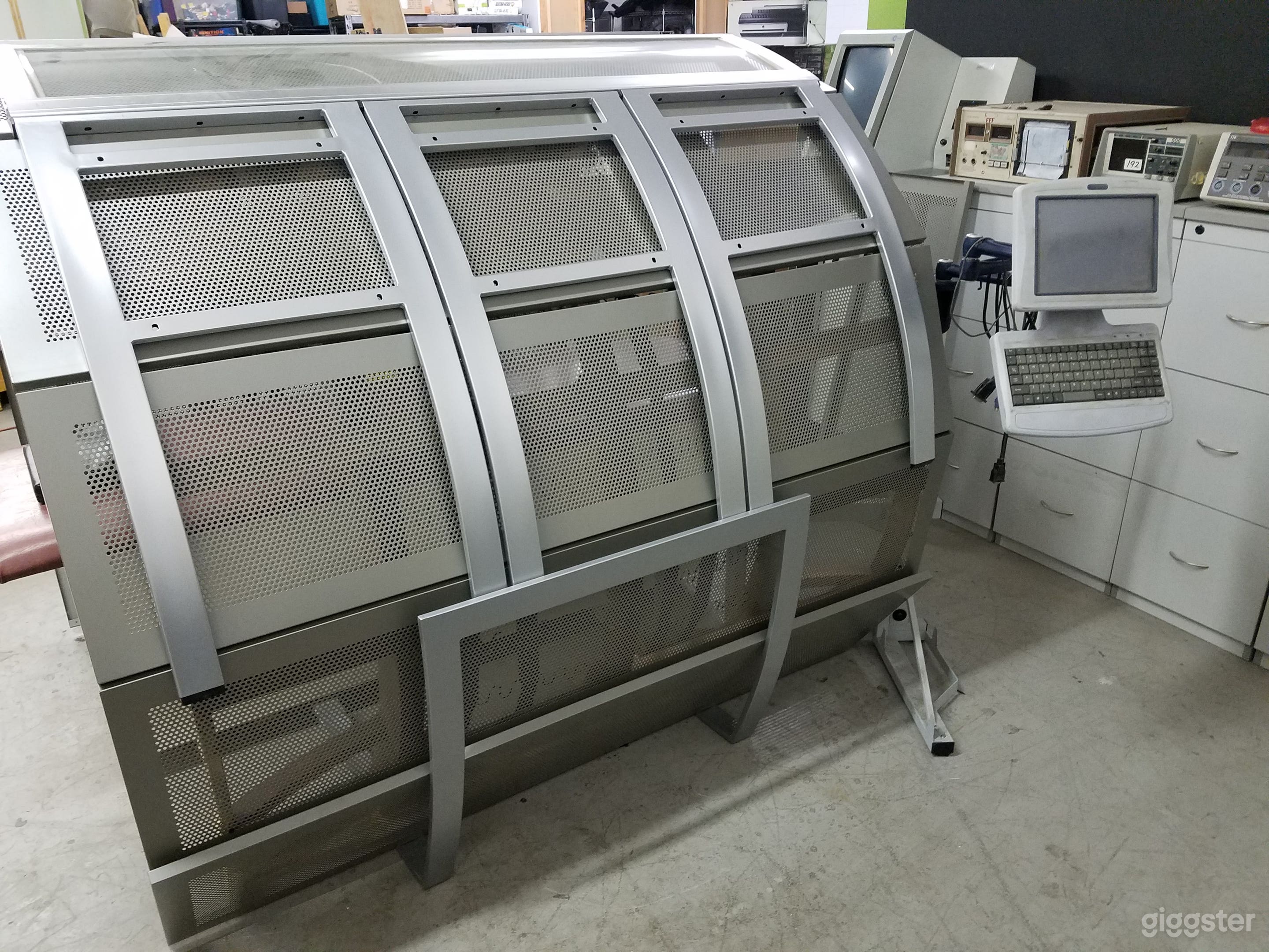 Medical Lab/Drs office/Science Lab tons of props! Photo 2