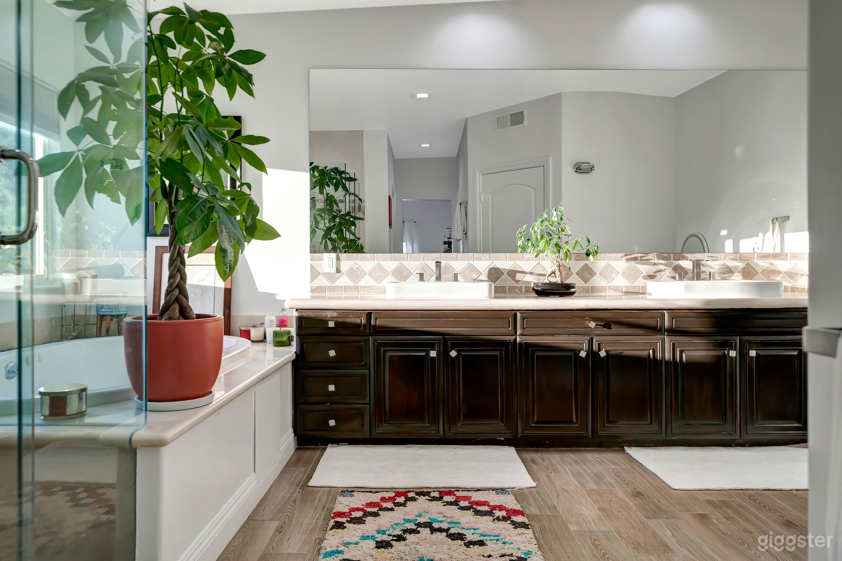 Luxury Mount Olympus Mansion w/ Breathtaking Views Photo 4