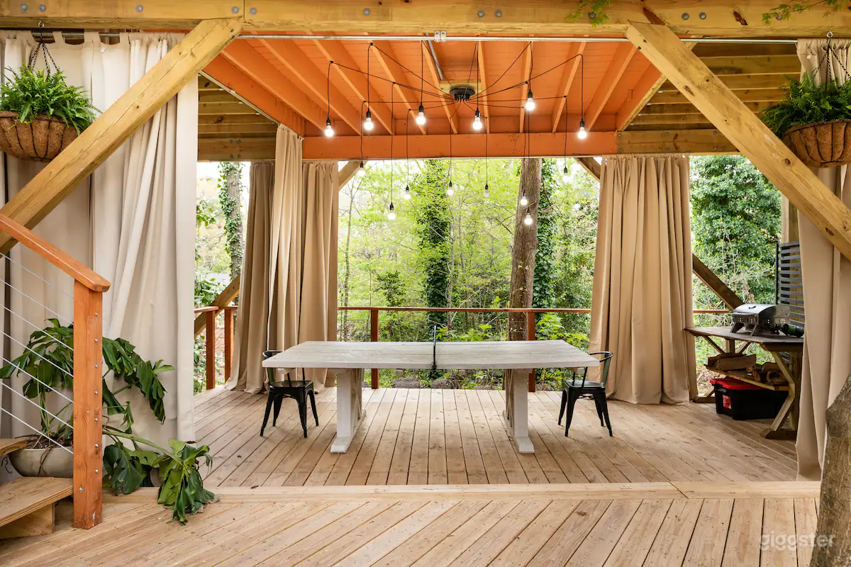 Unique Filming Location: A Quirky Treehouse and Studio Retreat Photo 4