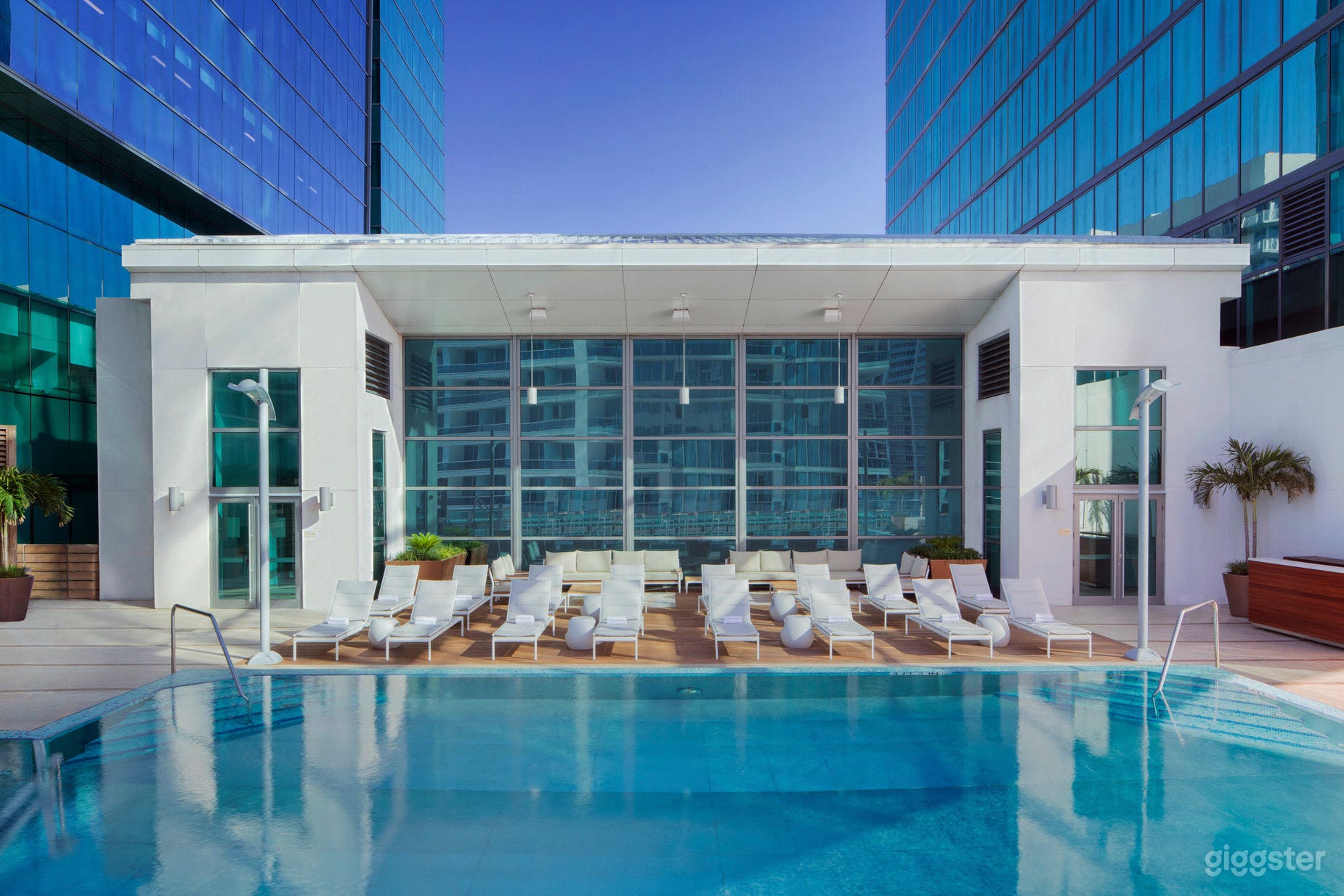 Luxury Rooftop Pool & Lounge Photo 1