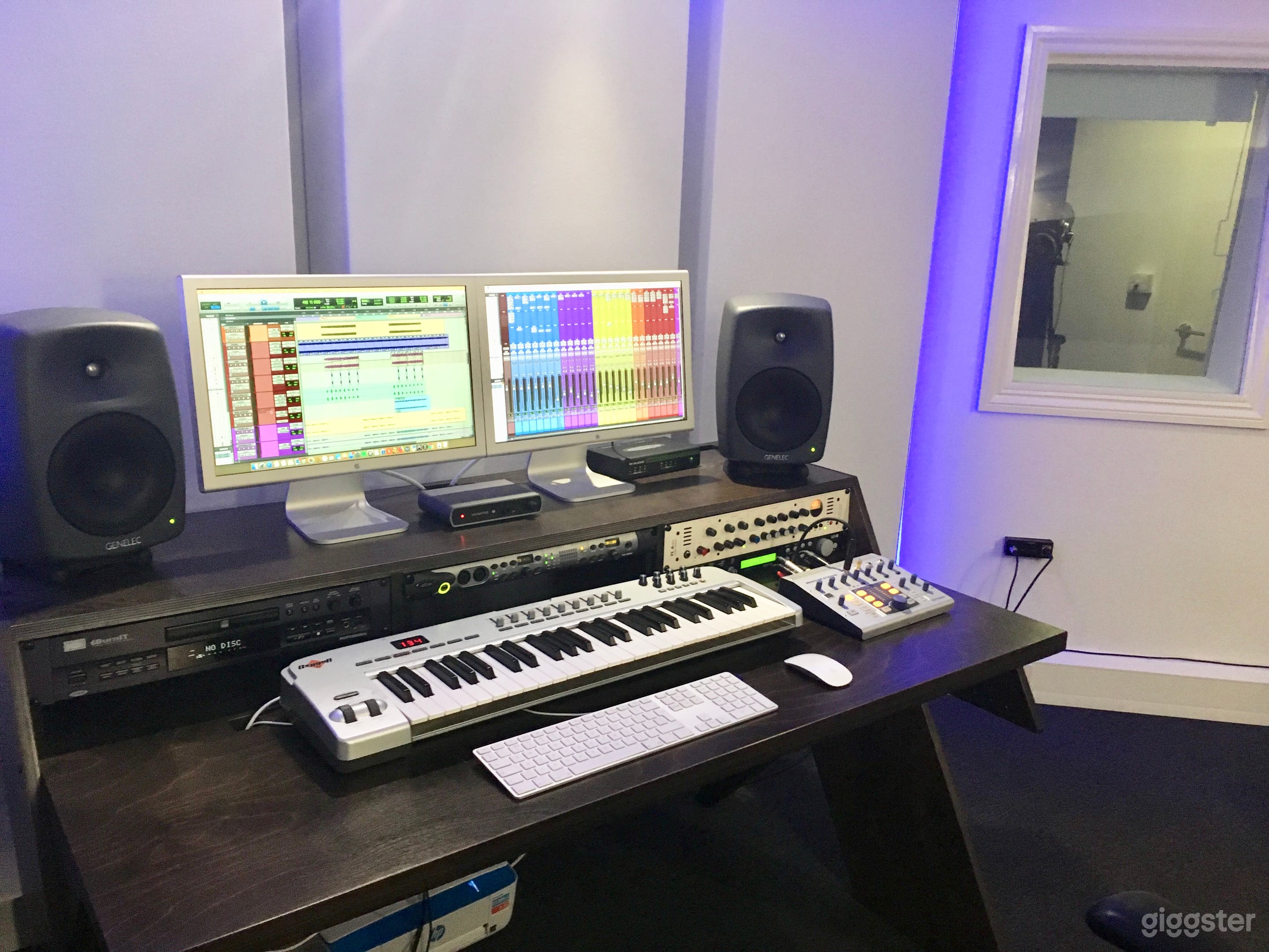 Boutique London Recording Studio Photo 3