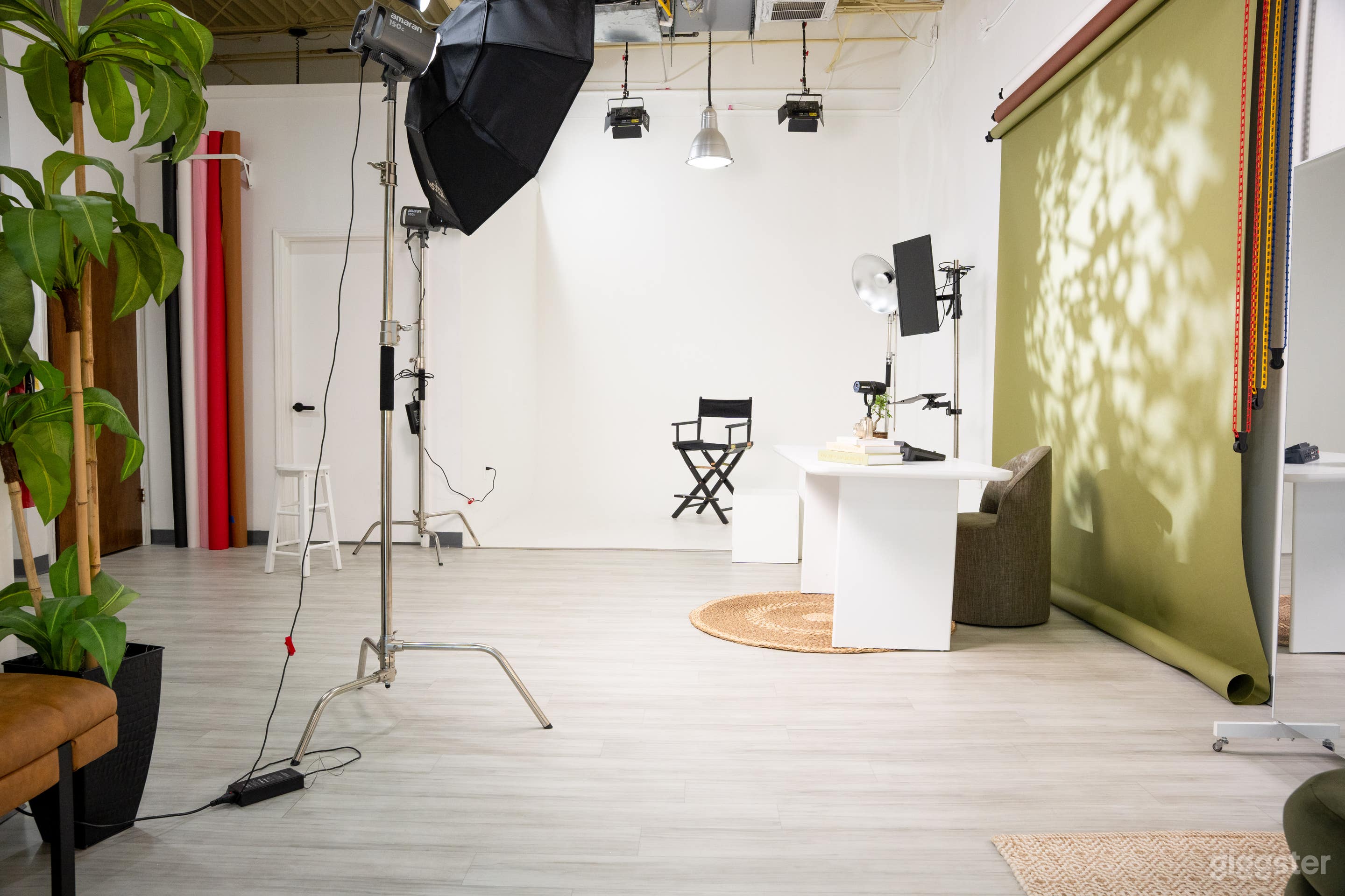 Modern Photo, Video & Podcast Studio with Professional Light Photo 3
