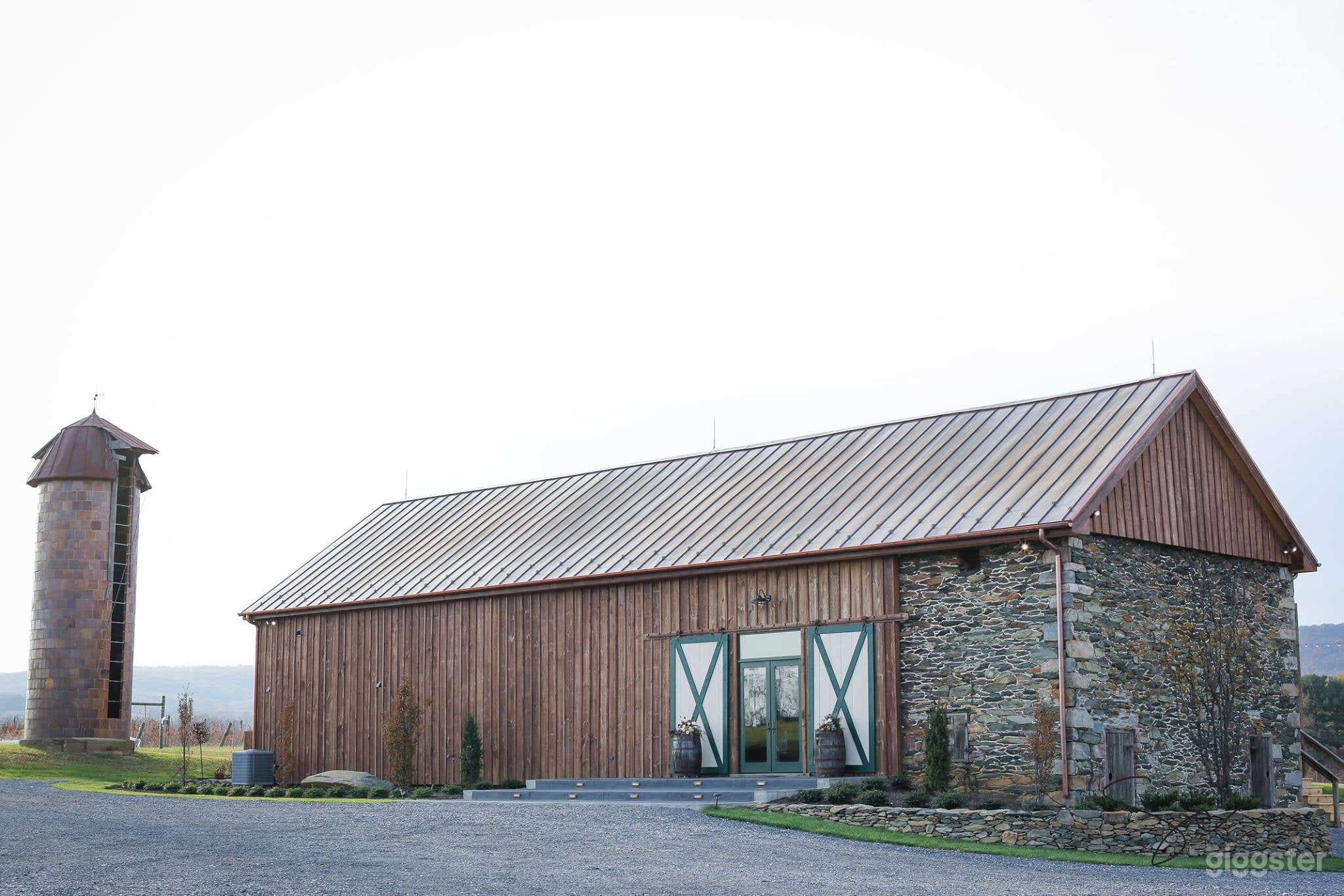 Rustic yet elegant renovated barn on Vineyard  Photo 1