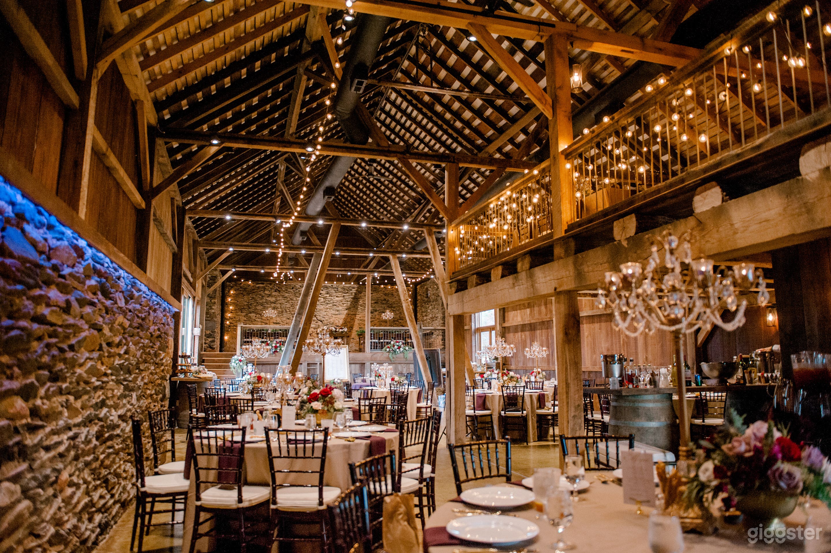 Rustic yet elegant renovated barn on Vineyard  Photo 2