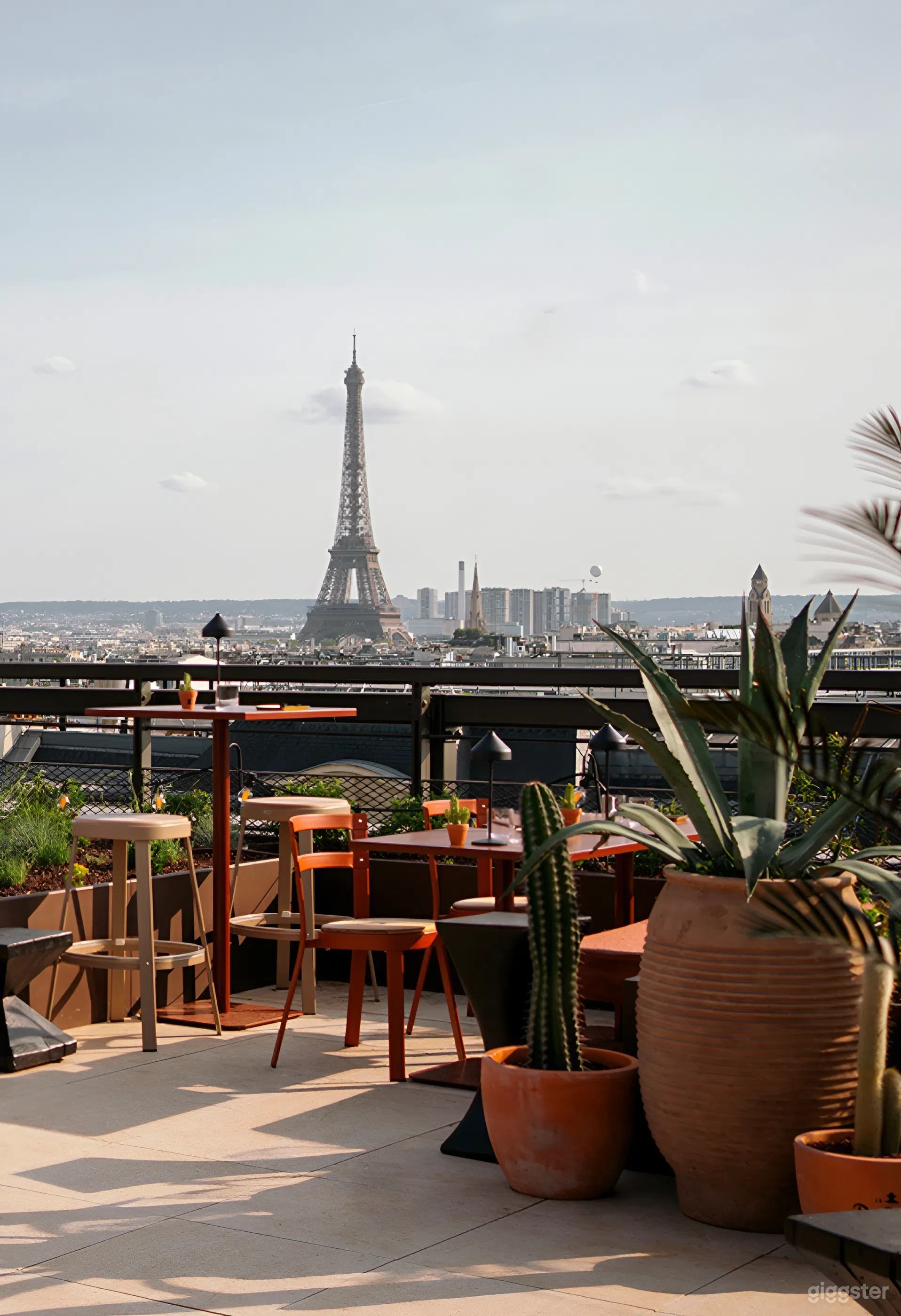 Photo de Toit parisien avec vue à 360° et cuisine extérieure 3