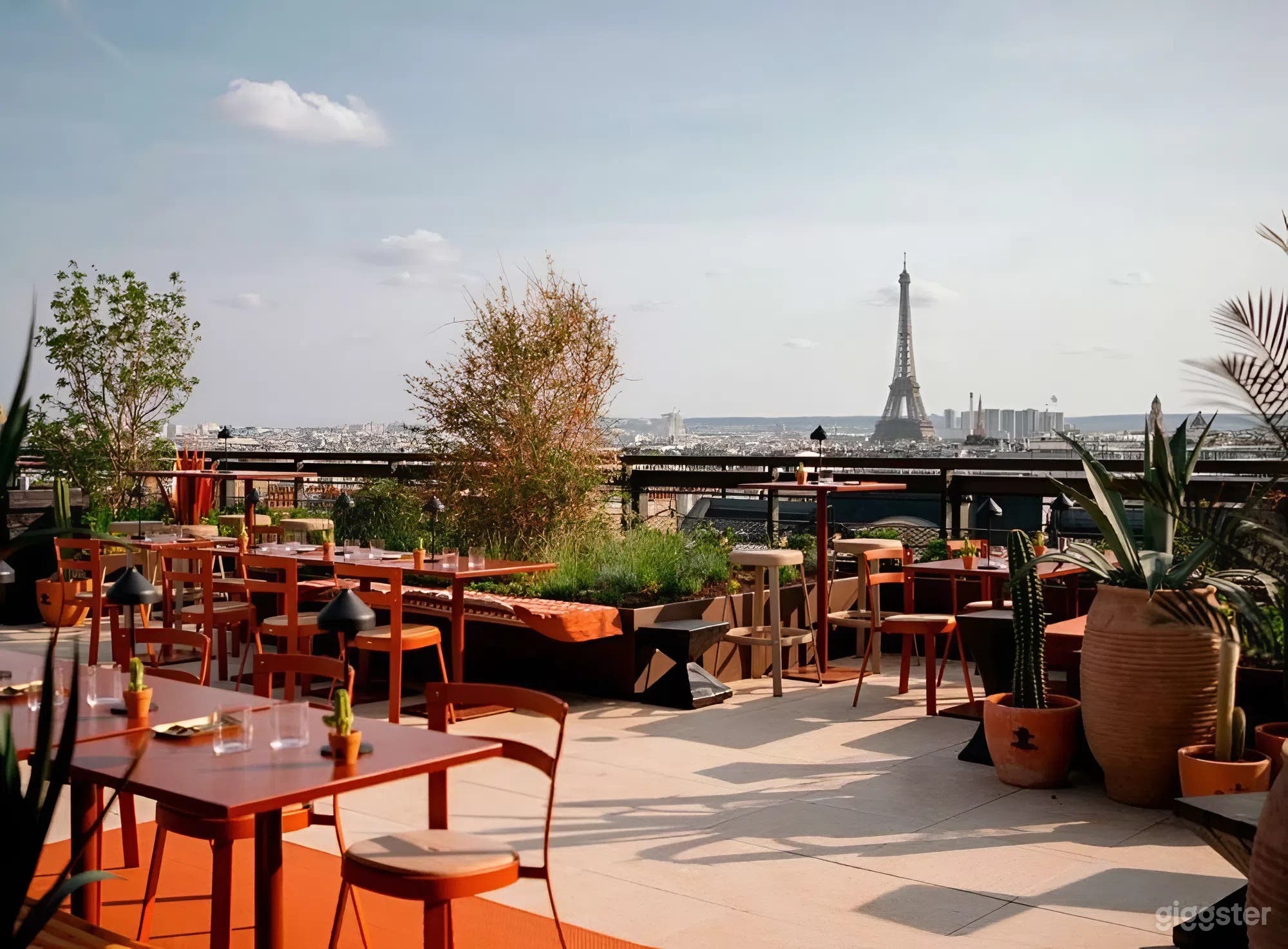 Photo de Toit parisien avec vue à 360° et cuisine extérieure 1
