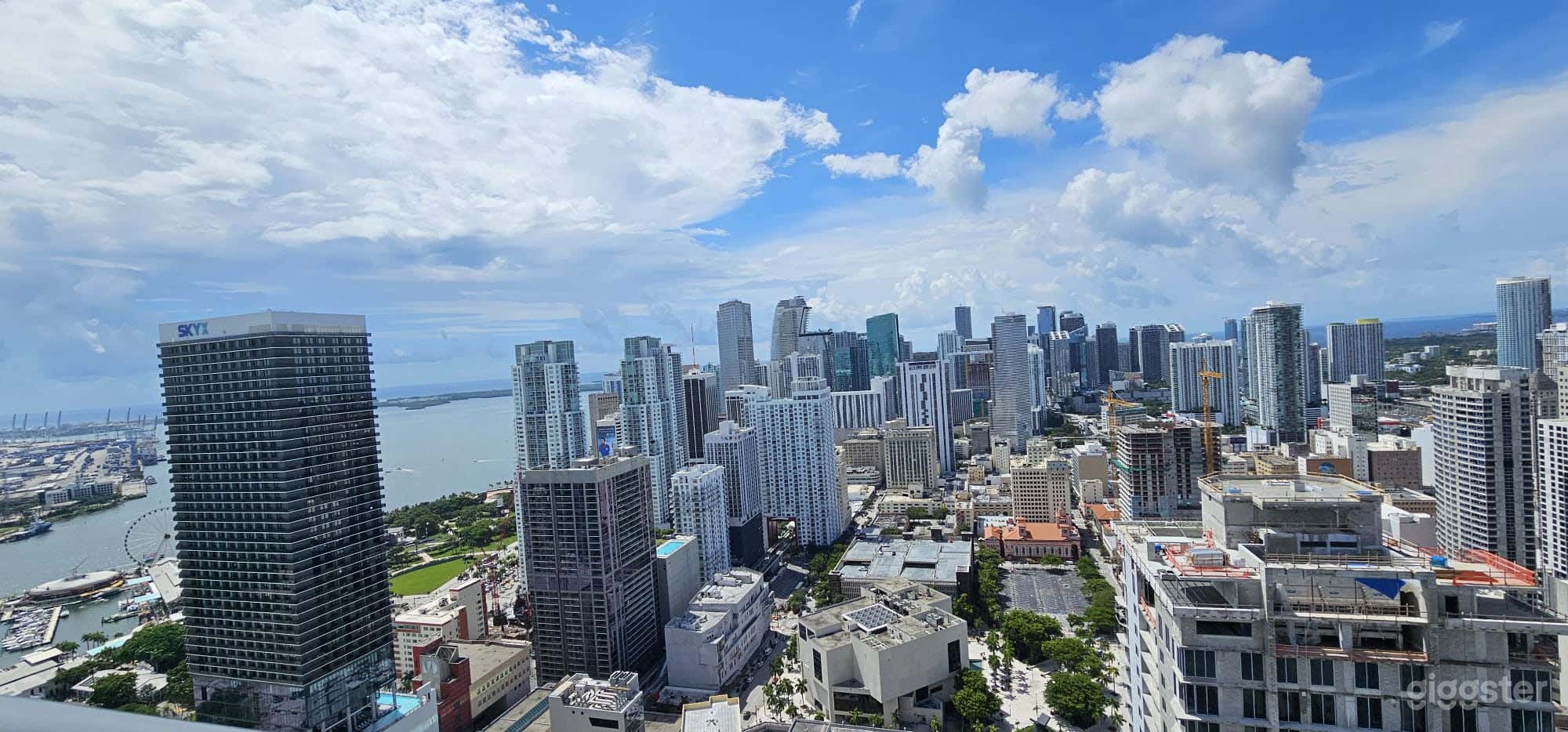 Miami  luxury skyline condo Photo 2