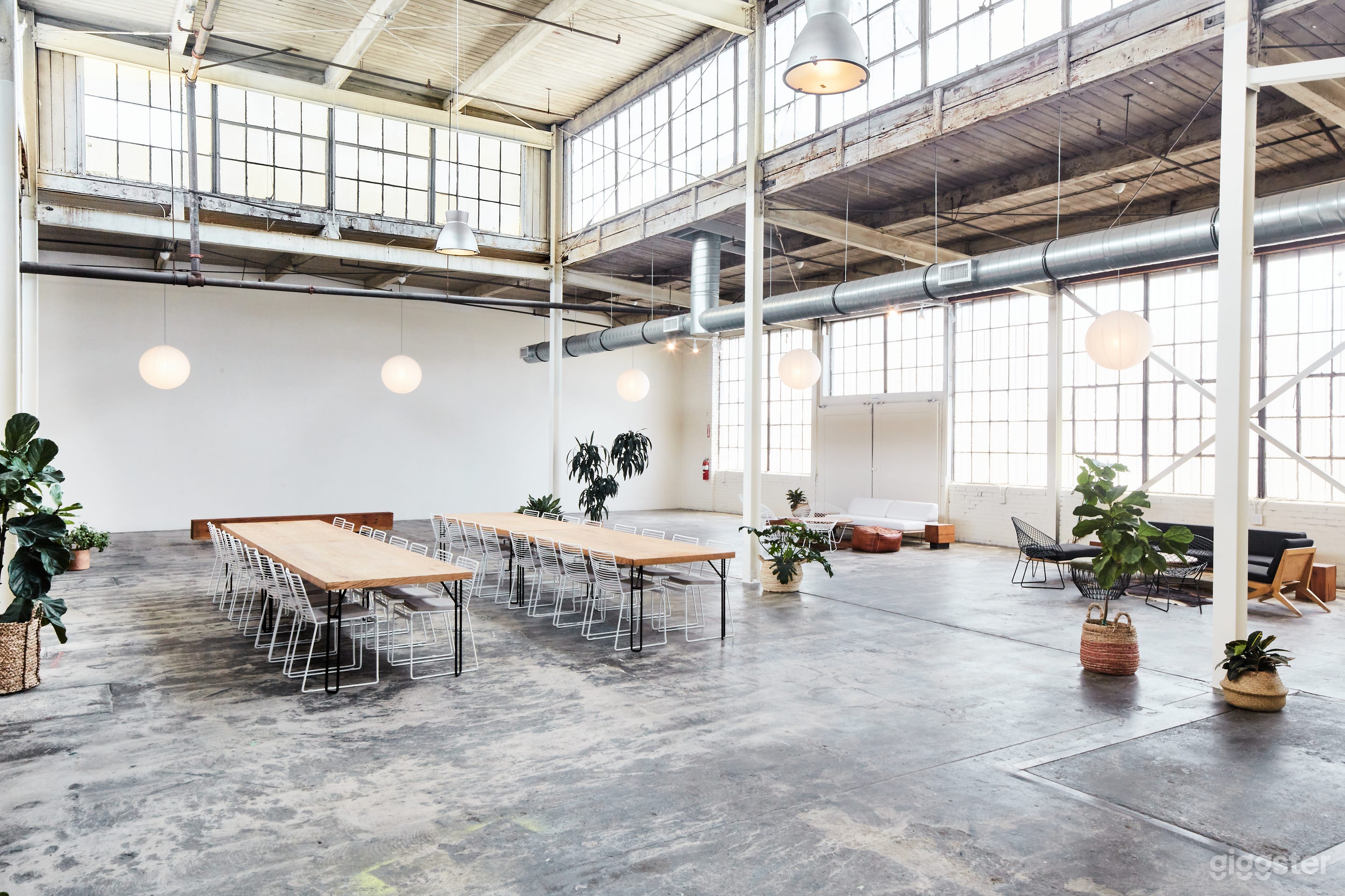 Large Creative Space with Abundant Natural Light Photo 1