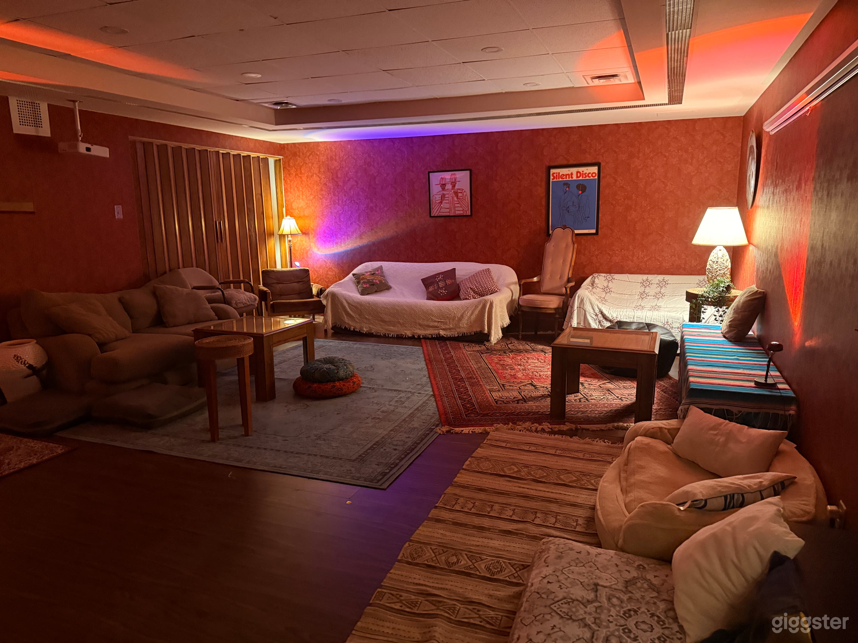 Cozy Party Room Privée Ambiance Orientale - Bar, Projecteur Photo 1