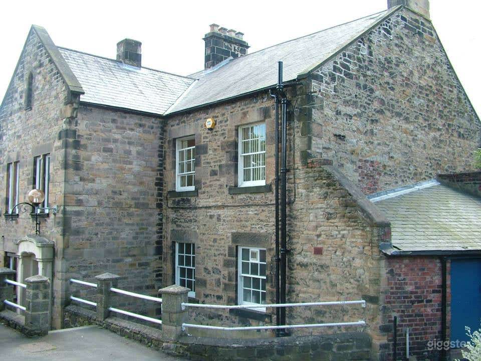 Historical Hut for Gatherings and Events Photo 3