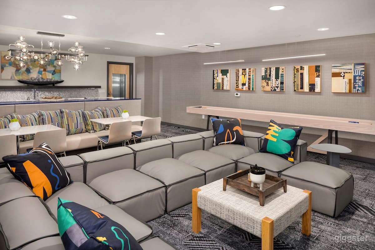 Cozy Media Room in Redmond Photo 2