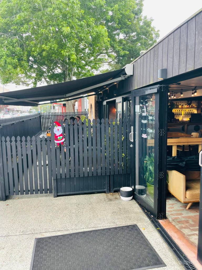  Atmospheric and Cozy Bar Restaurant 