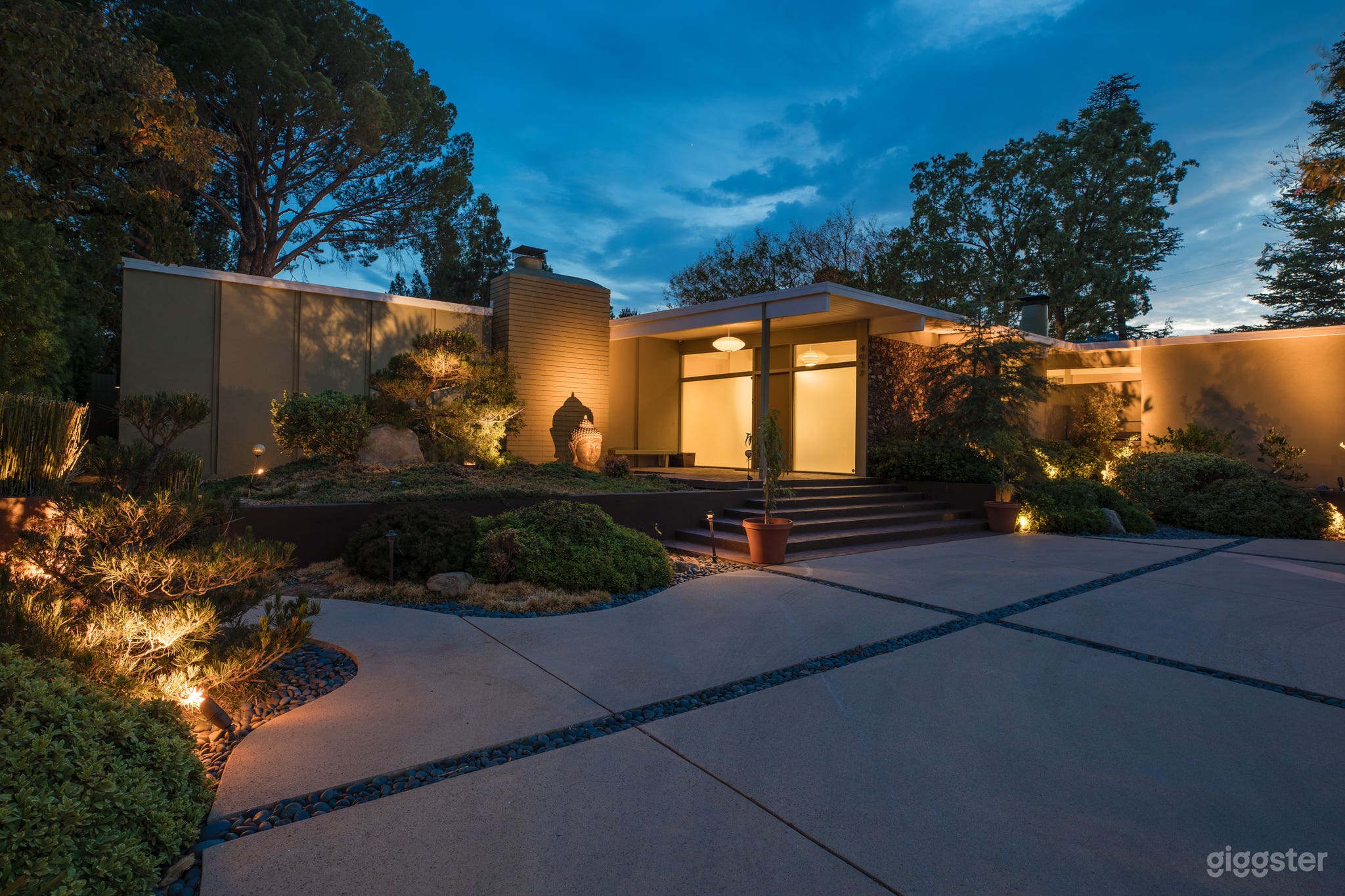 Eclectic Post and Beam Photo 4