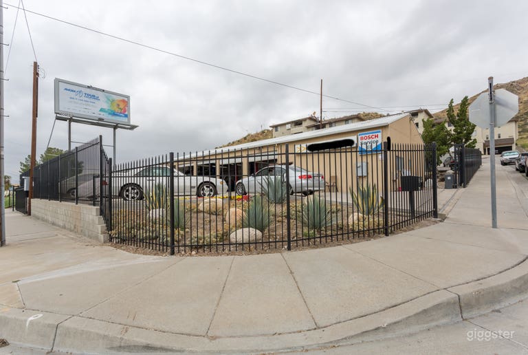  Bright Red, clean, bright, Santa Clarita Auto Shop 