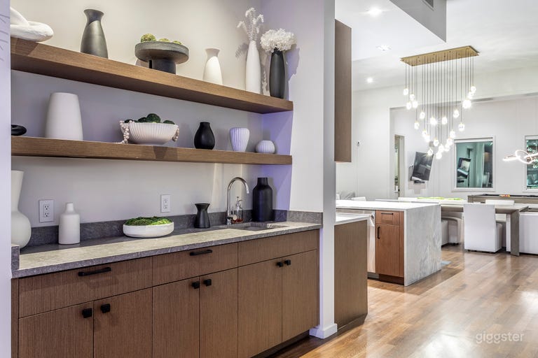  Ultra Modern Home With A Pool 