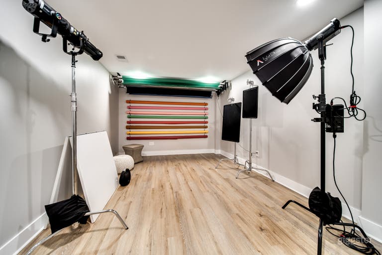  Private Portrait Studio with Free Parking 