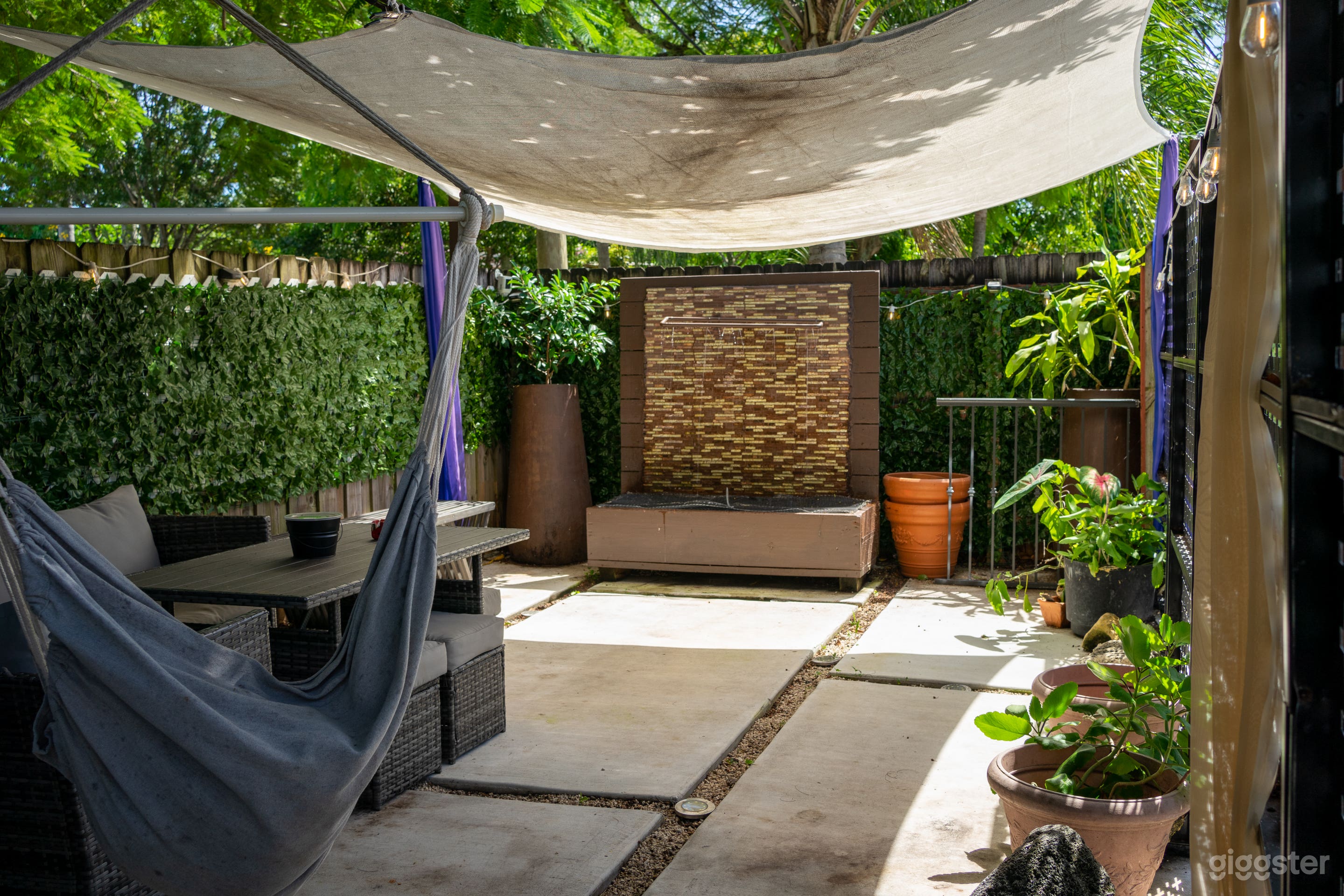 Versatile Poolside Oasis w/ Luxe Lounge &amp; Projector Photo 2