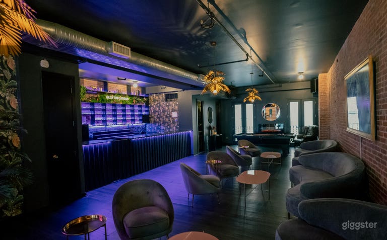  Quiet, Lounge Styled Loft w/ Large Bar for Content Creation 