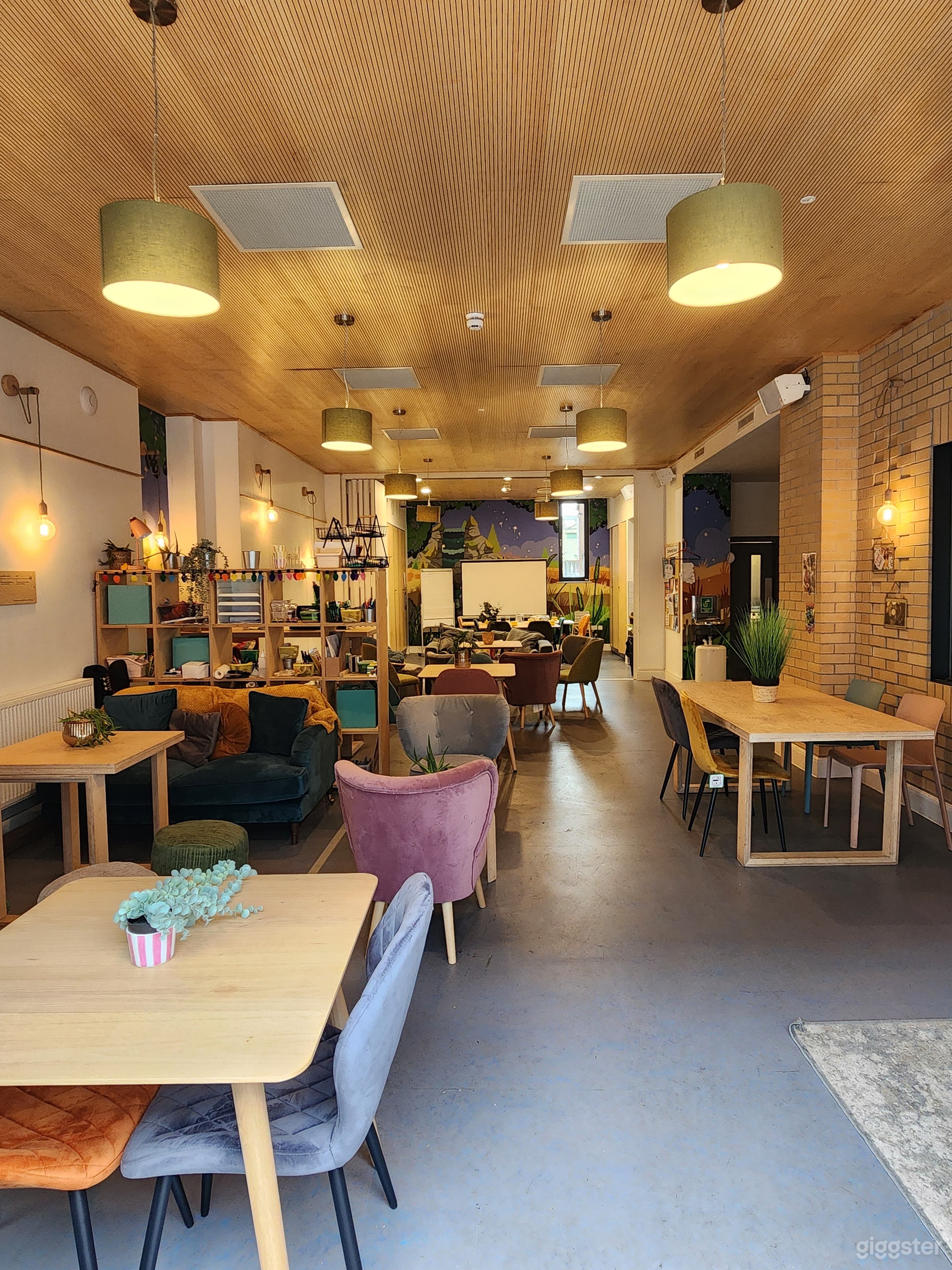 Creative Hub with Lounge and Meeting Rooms Photo 1