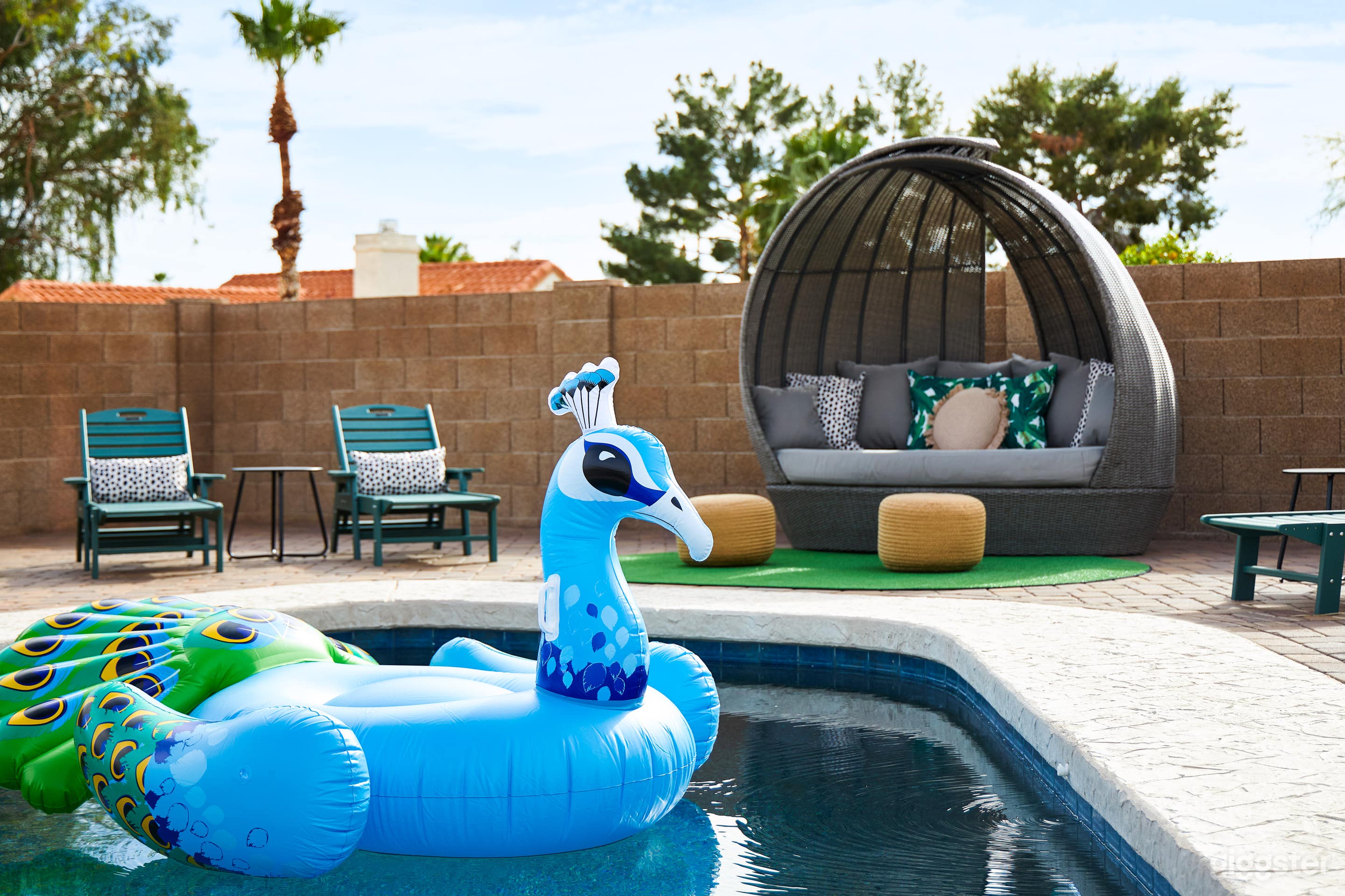 Beautiful Remodel, Pool + Hot Tub (Full Buy Out) Photo 3