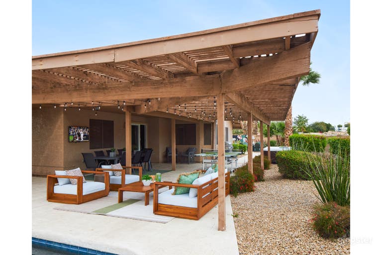  Resort-Like Backyard 