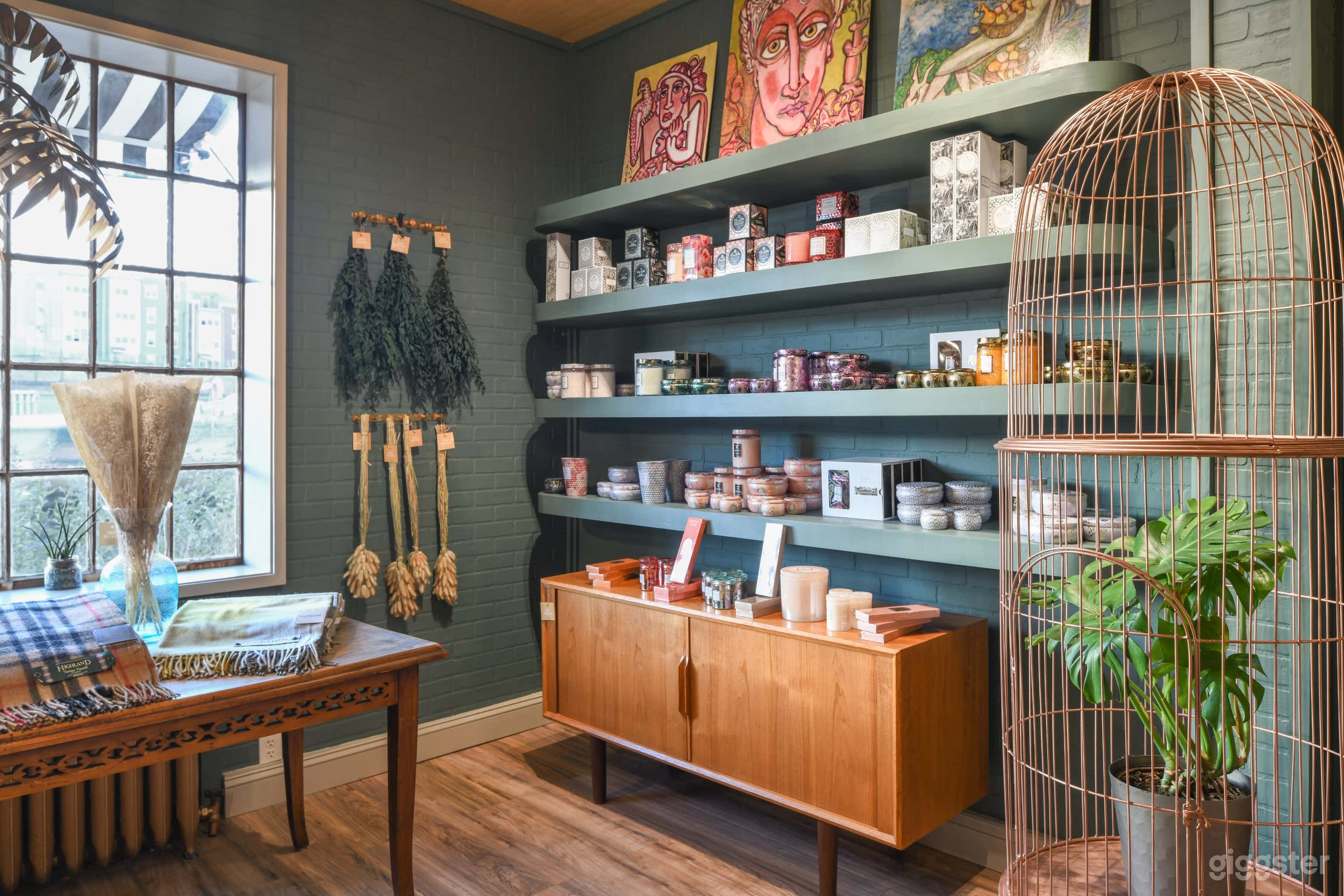 Lush & Luxe Boutique Retreat: Intimate, Well-Appointed Haven Photo 3