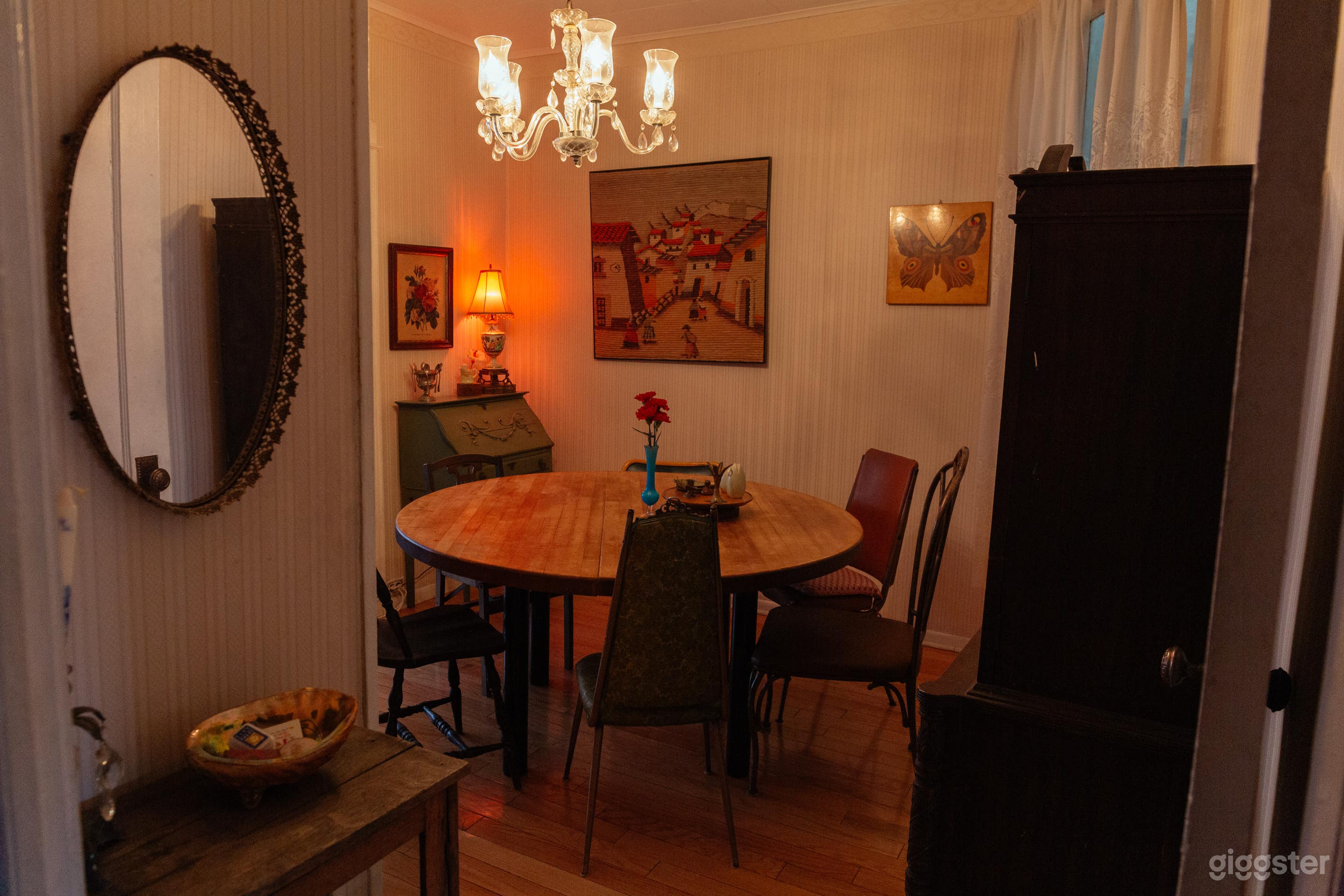 Vintage Queens 50s Time Capsule Apartment Photo 3