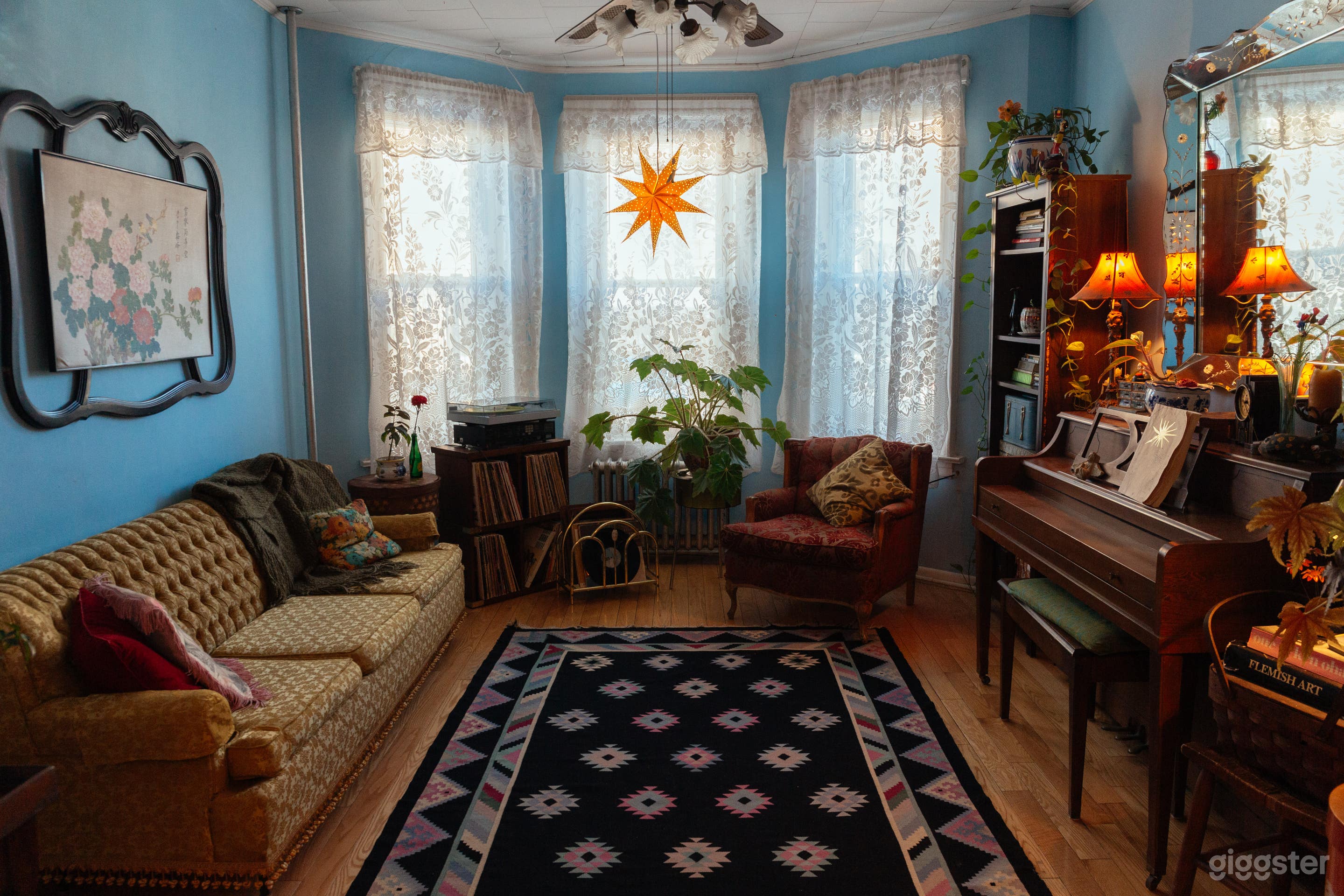 Vintage Queens 50s Time Capsule Apartment Photo 2