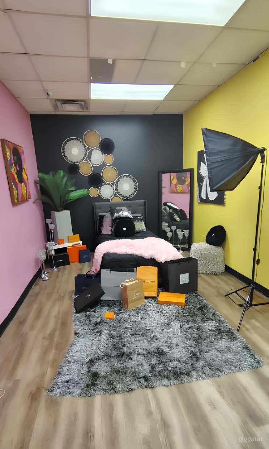 Conference Room/Pop Up Shop Photo 2