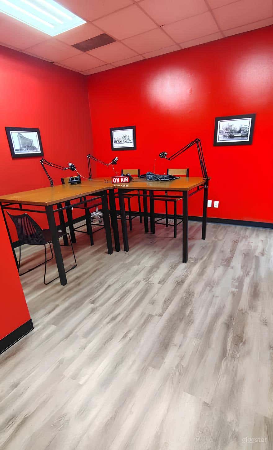 Conference Room/Pop Up Shop Photo 4