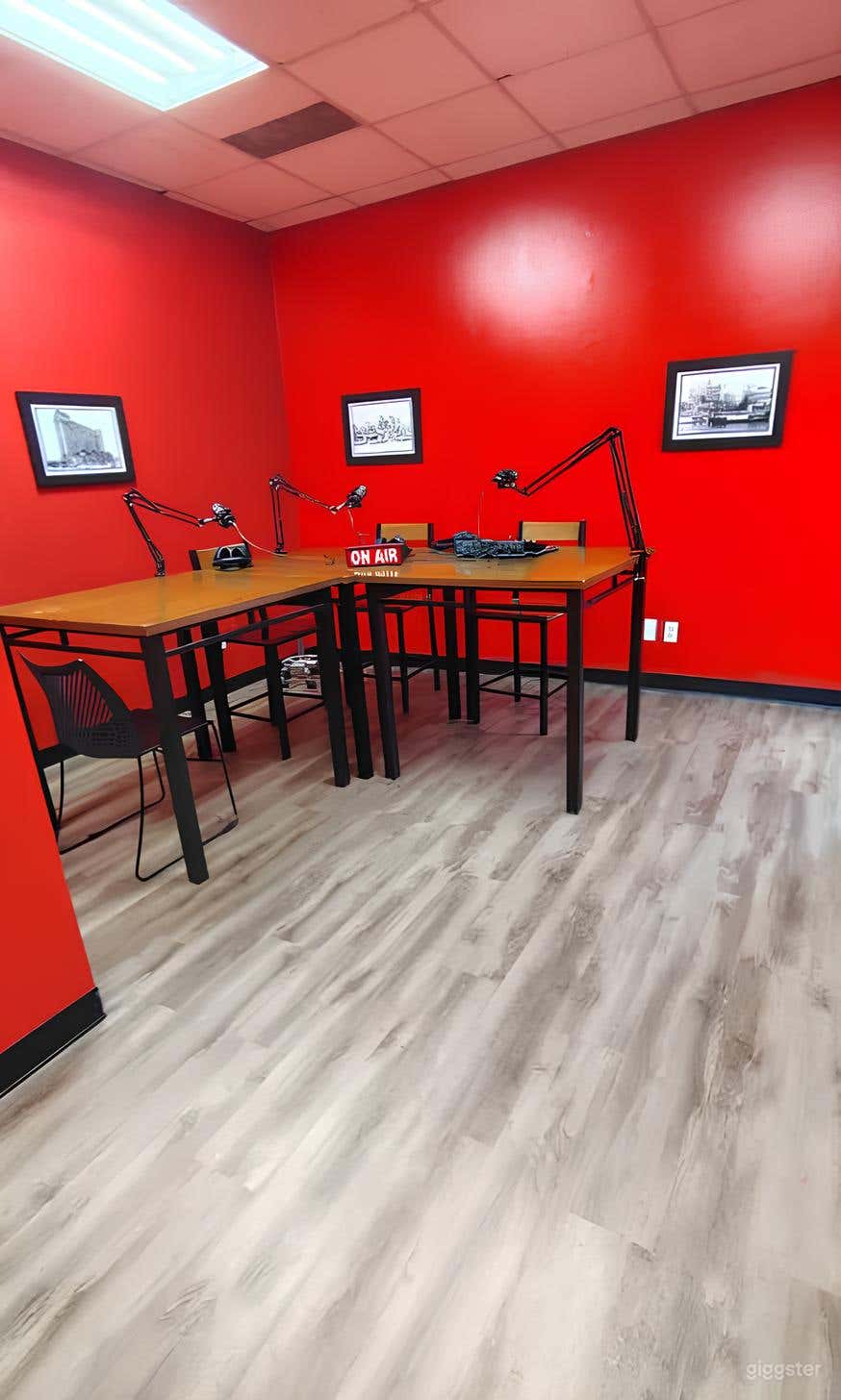 Conference Room/Pop Up Shop Photo 1