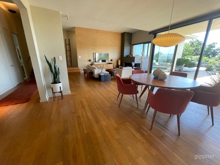  Dining room, living room 