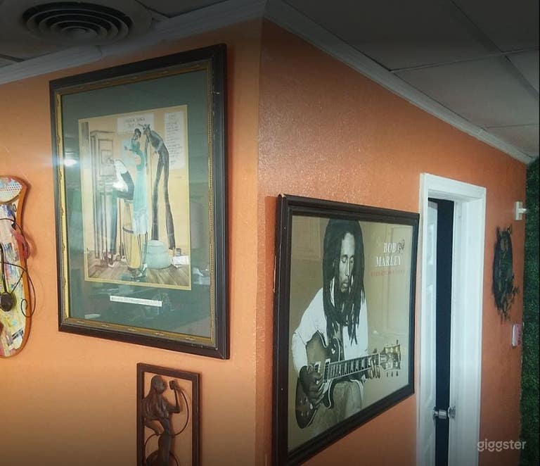  Cozy Vegan Restaurant 