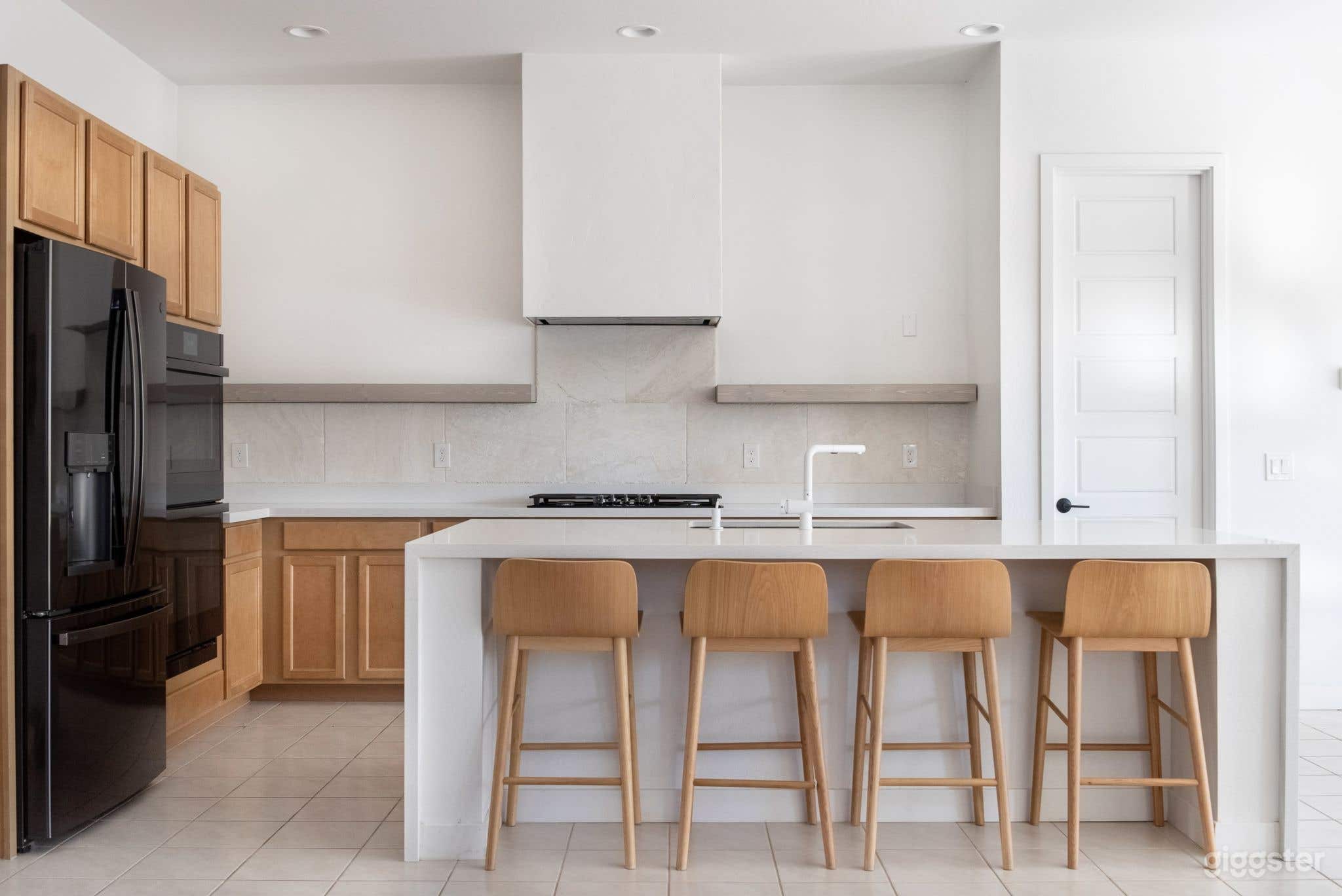 Natural Light Filled Home Studio  Photo 3