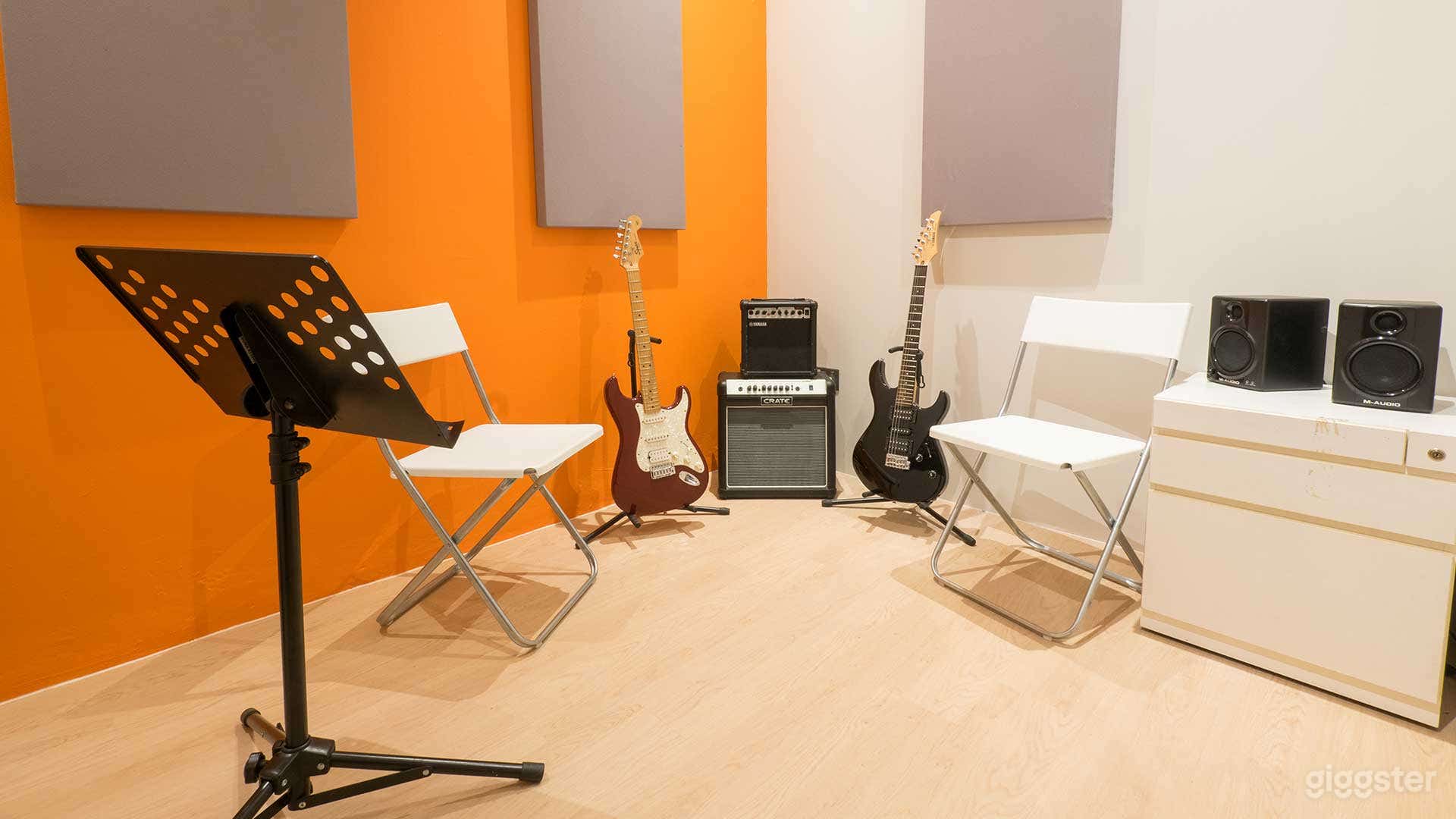 Guitar Room Photo 1