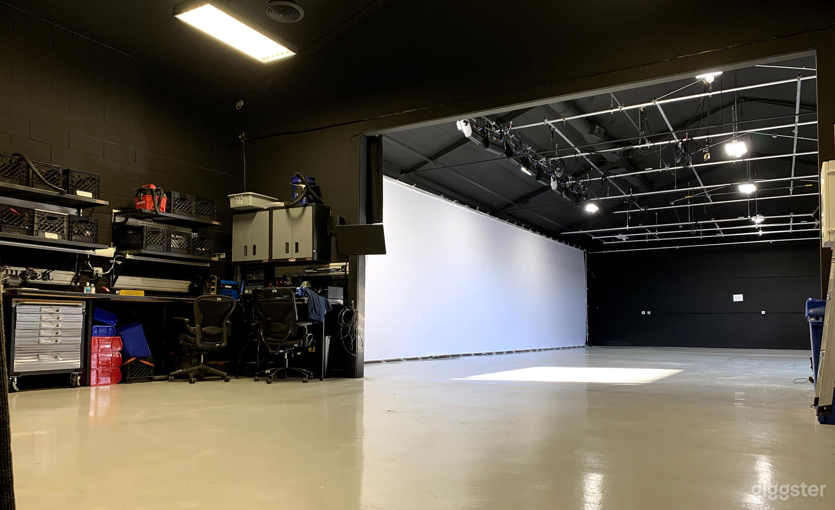 Fully Equipped Film &amp; Photo Studio in the South Bay. Photo 4