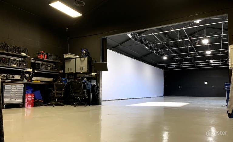  Fully Equipped Film & Photo Studio in the South Bay. 