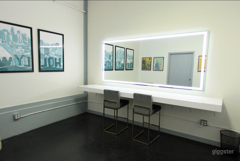  Fully Equipped Film & Photo Studio in the South Bay. 