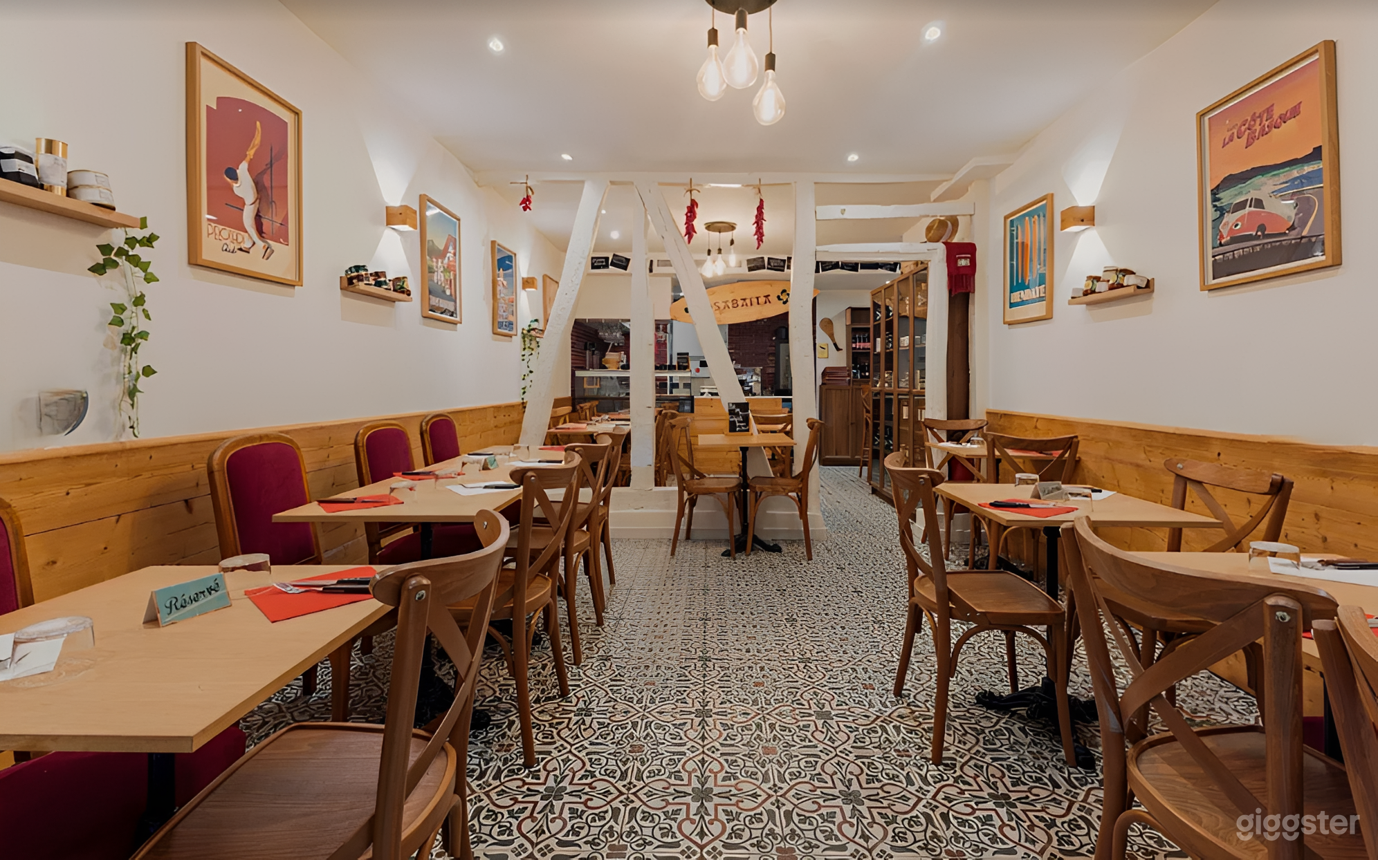 Photo de Bistro basque rustique à l'ambiance vintage et chaleureuse 1